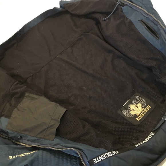 Descente ski jacket winter coat - Picture 3 of 8